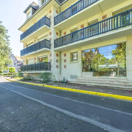 Des Ouvres - Welkeys Apartman