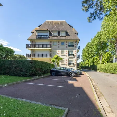 Des Ouvres - Welkeys Apartman *